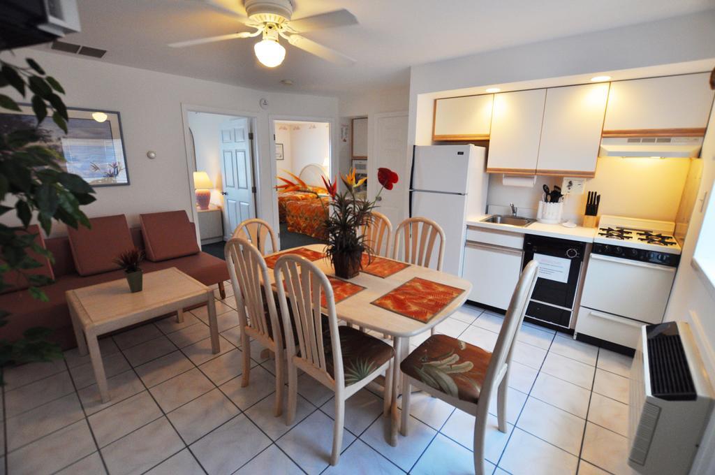 Riviera Resort & Suites Wildwood Room photo